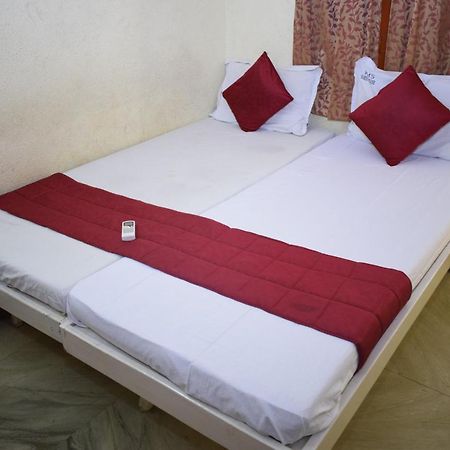 Pms Guest House 蓬蒂切里 外观 照片
