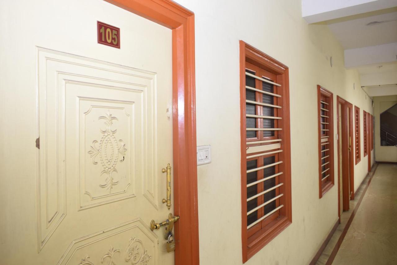 Pms Guest House 蓬蒂切里 外观 照片