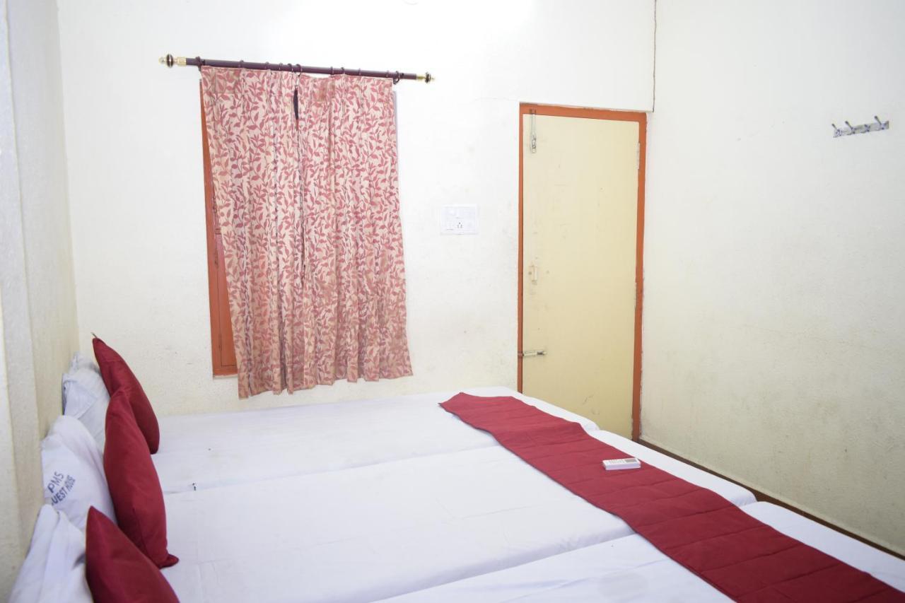Pms Guest House 蓬蒂切里 外观 照片