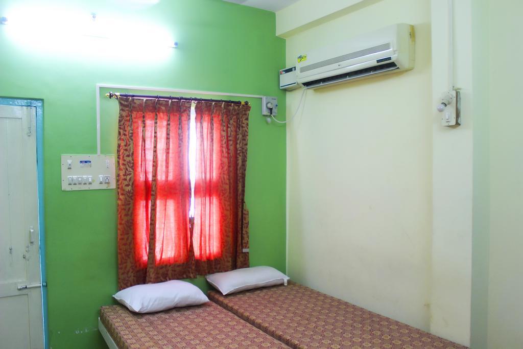 Pms Guest House 蓬蒂切里 外观 照片