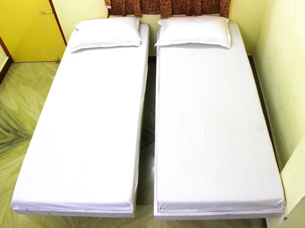 Pms Guest House 蓬蒂切里 外观 照片